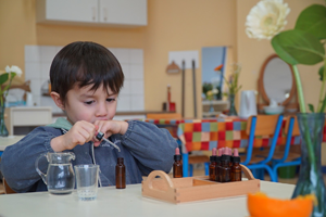 Szenenbild Das Prinzip Montessori - Die Lust am Selber-Lernen